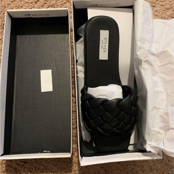 Steve Madden Sandals - Picture 4 of 5